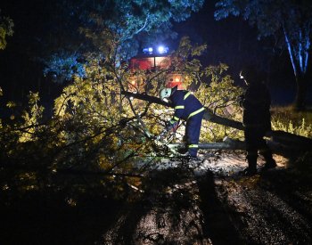 Pojišťovny evidují po víkendových bouřích přes 2000 škod za víc než sto mil. Kč