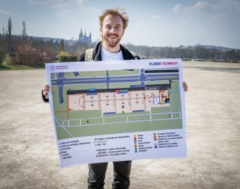 Milion chvilek čeká v sobotu na Letné až 400.000 lidí