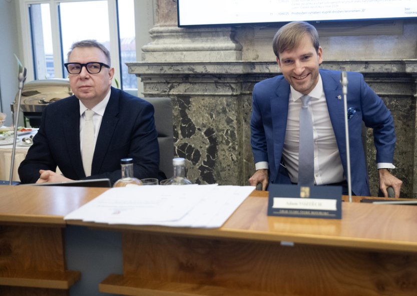 Vláda opětovně projedná svůj legislativní plán nebo dvě Juchelkovy novely
