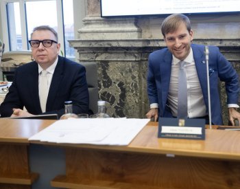 Vláda opětovně projedná svůj legislativní plán nebo dvě Juchelkovy novely