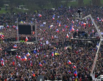 Turek: Aktéři sobotní demonstrace na Letné hájili své zájmy, ne demokracii