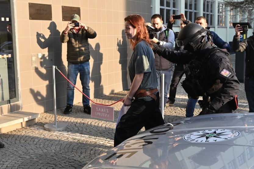 Soud poslal do vazby dva obviněné za úmyslné zapálení zbrojovky LPP