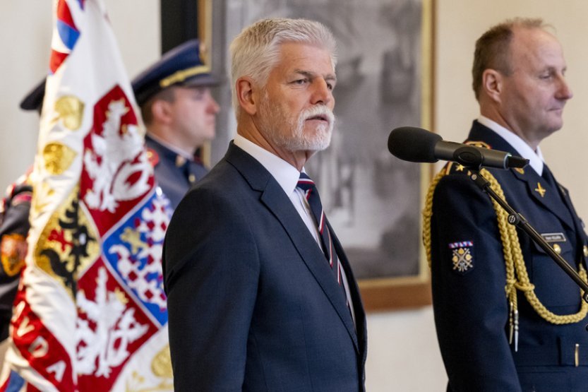 Zůna, Tejc a Metnar dnes prezidentovi představí kandidáty na jmenování generálů