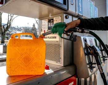 Vláda projedná kroky ke snížení cen pohonných hmot