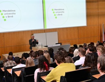 Pavel: Blízkovýchodní konflikt nespěje ke konci, je nutná debata o dopadech