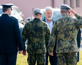 Aktuálně: Obrana zakázala armádě vysílat rozhovor s Pavlem, Hrad mluví o cenzuře