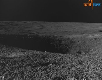 Indická mise potvrdila přítomnost síry na Měsíci, našla i řadu dalších prvků