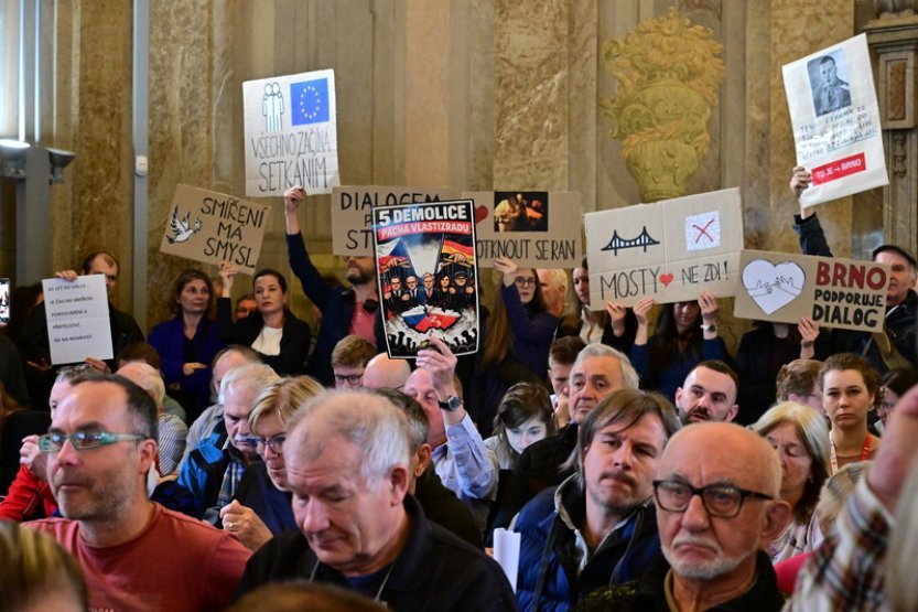 Opozice navrhla, aby Brno nesouhlasilo s konáním sjezdu Němců, návrh neprošel