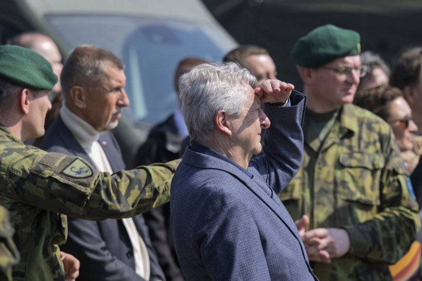 Česká armáda do roku 2028 pořídí na 3000 dronů, řekl ministr Zůna