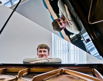 Z nominace na cenu BBC mám velkou radost, říká klavírista Schulmeister