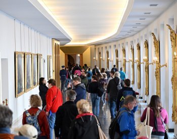 Stovky lidí přicházejí na prohlídku nepřístupných částí Pražského hradu