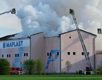 Předběžná škoda u požáru skladu plastů v Brně-Přízřenicích je 50 milionů