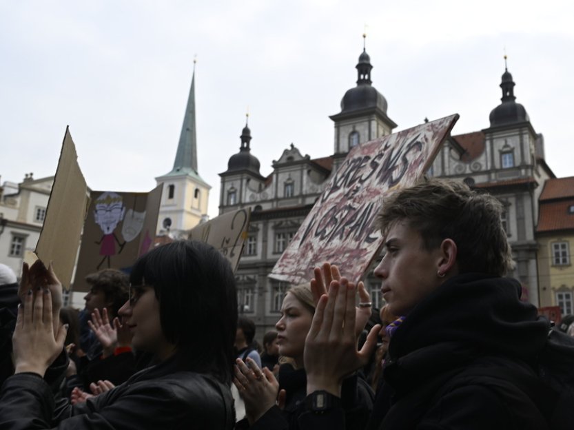 Studenti podpoří protestem ČT a ČRo, vládu vyzvali ke stažení návrhu zákona