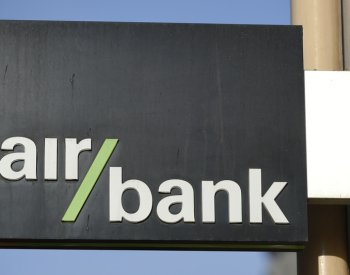 Skupině Air Bank letos klesl čistý zisk o 28 procent na 1,244 miliardy Kč