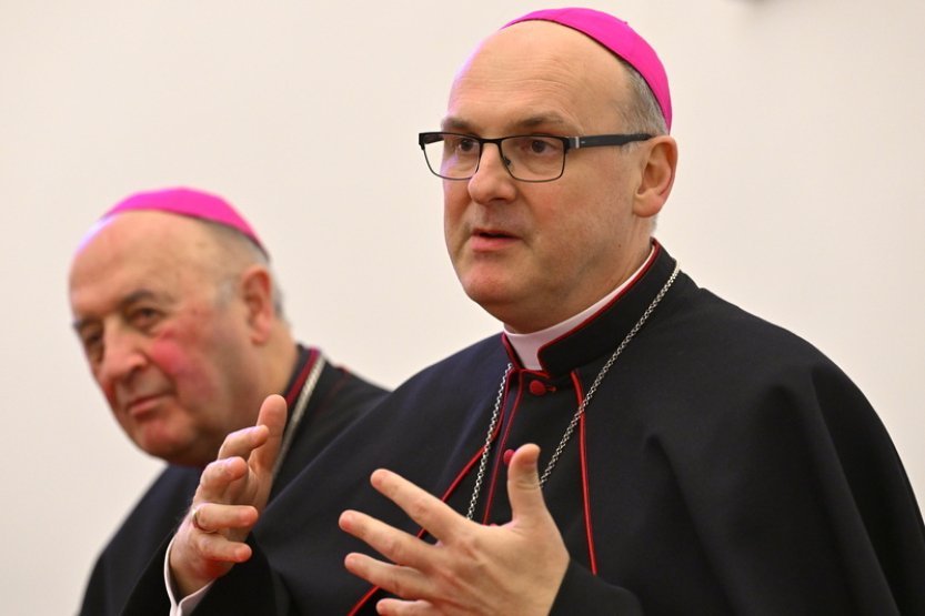 V katedrále sv. Víta se funkce pražského arcibiskupa ujme Přibyl