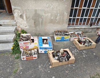 V domě v Praze 4 se našly chemikálie i radioaktivní thorium