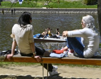 Týden v ČR bude slunečný a bez srážek, o víkendu může být i 25 stupňů