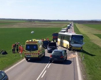 Při dopravních nehodách v dubnu dosud zemřelo 25 lidí, o 13 méně než loni