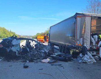 Nehoda kamionu a auta zastavila v Ostravě dálnici D1 na Polsko