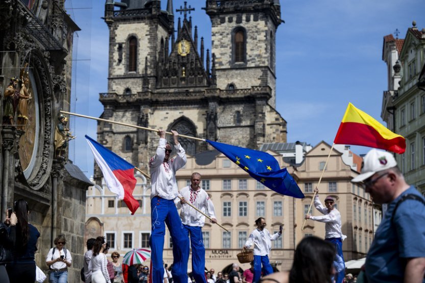 Česko dnes oslaví 1. máj, na programu jsou politické akce, průvody i slavnosti