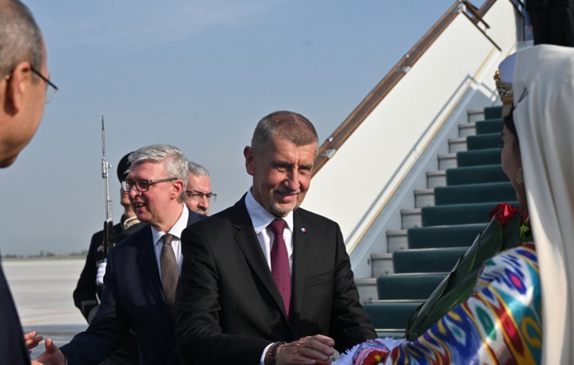 iDnes.cz: Babiš bude v Arménii krátce jednat se Zelenským