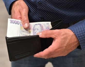 Důchodci budou moci ukončit spoření bez sankcí, výbor to podpořil bez úprav