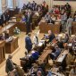Předporodní rodičovská bude zřejmě 15.000 Kč měsíčně, Sněmovna návrh schválila