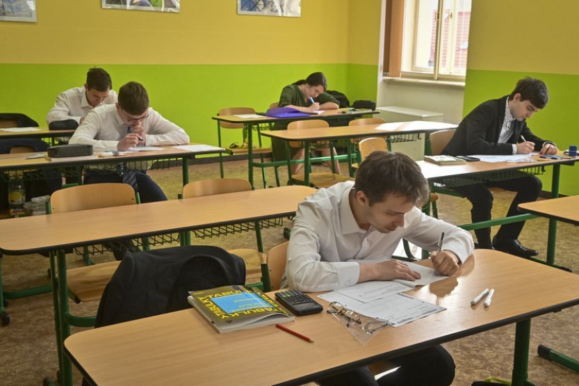 U státních maturit letos neuspělo 9,5 procenta studentů, méně než loni