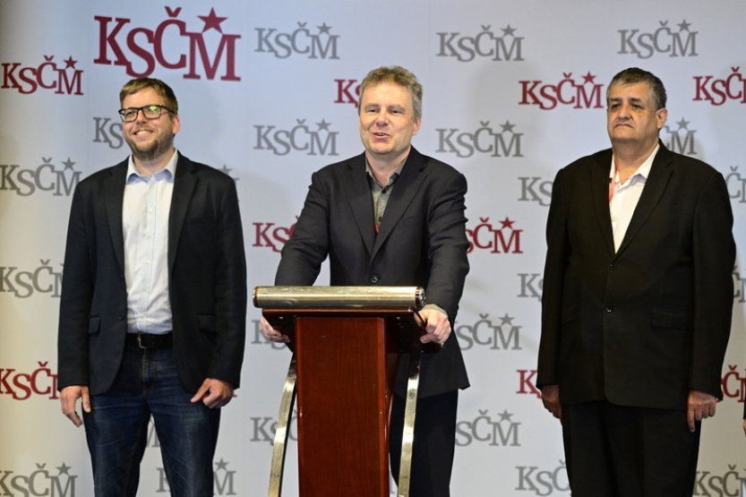 KSČM nebude měnit rétoriku kvůli trestnosti propagace komunismu