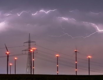 Kvůli bouřkám je na jihu Čech bez elektřiny asi 5000 odběratelů