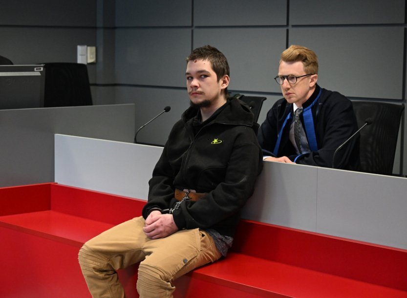 Devatenáctiletý muž prohlásil vinu za vraždu v Dlouhé Loučce, hrozí mu až 20 let