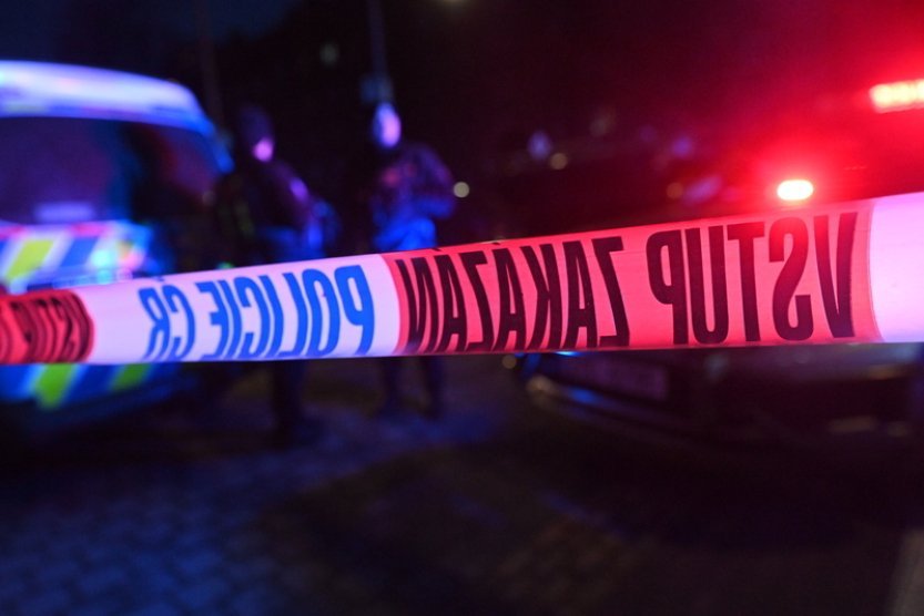 Policie pátrá po pachateli, který ve středu v Praze zavraždil cizince
