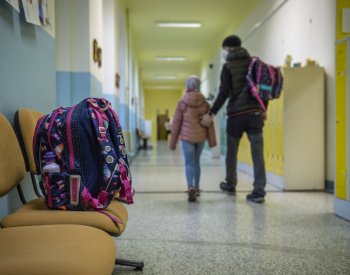 Analýza: Výbava do první třídy v akcích stojí 2434 Kč