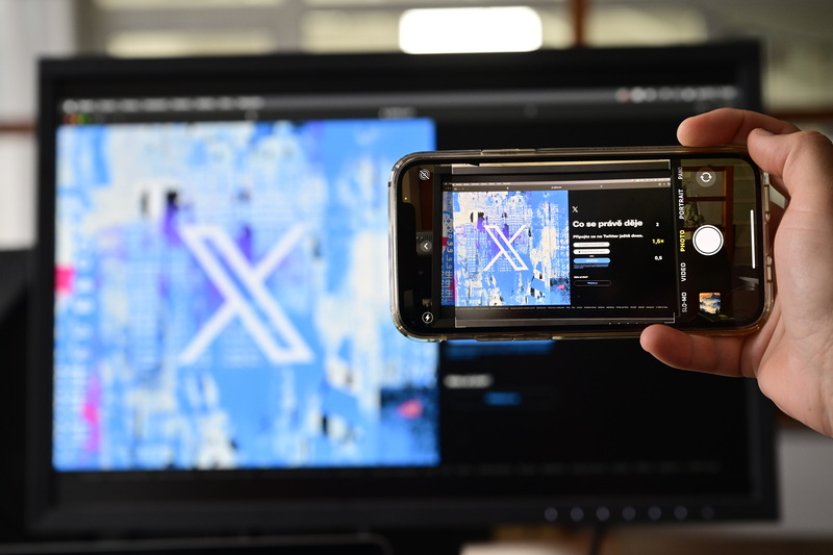 Síť X chce sbírat biometrická data a záznamy o studiu i práci