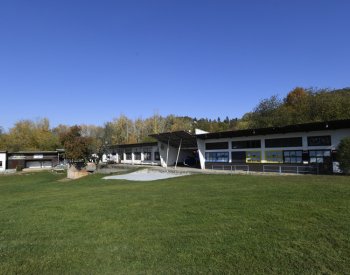 Rekreační areál v Rabyni, který patřil Smetkovi, jde tento měsíc do aukce