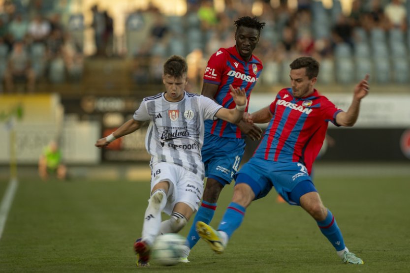 Hráčem srpna ve fotbalové lize se stal Bucha, trenérem rovněž plzeňský Koubek