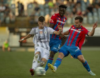 Hráčem srpna ve fotbalové lize se stal Bucha, trenérem rovněž plzeňský Koubek