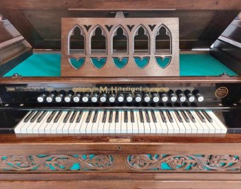 Součástí zrekonstruovaného Červeného kostela v Olomouci je také harmonium