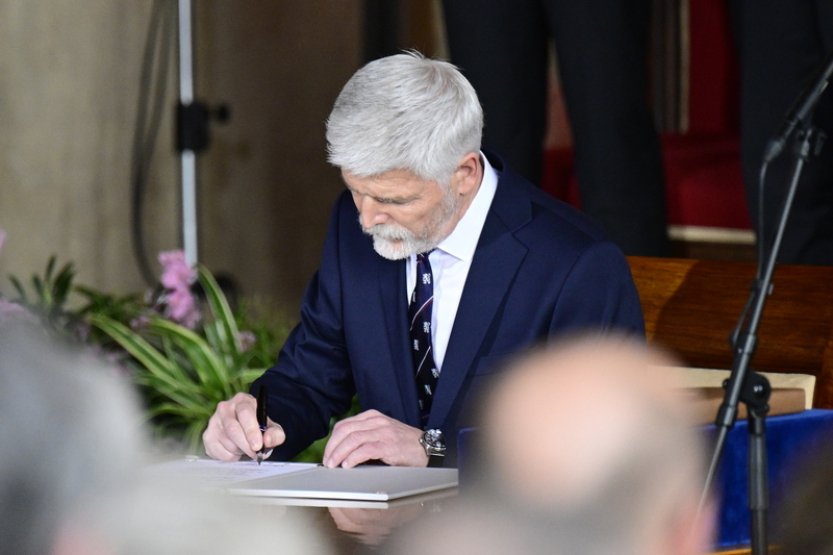 Dražba pera, kterým Pavel podepsal prezidentský slib, vynesla 140.000 korun