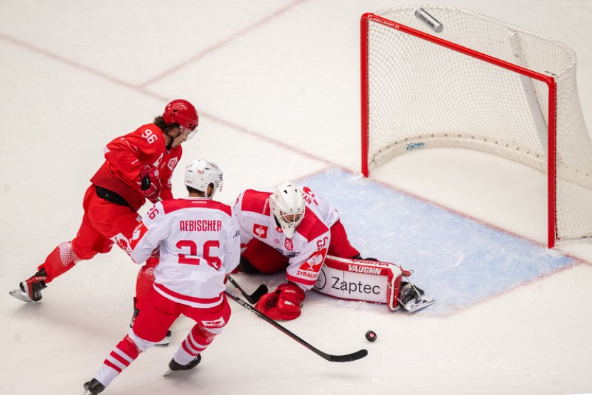 Hokejisté Rapperswillu otočili i zásluhou Červenky zápas v Třinci