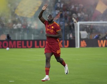 Fotbalisté AS Řím podlehli AC Milán a stále čekají na první výhru