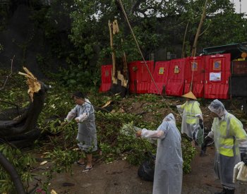Tajfun Saola zasáhl jihovýchod Číny, způsobil menší škody, než se čekalo