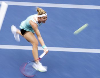 Bouzková s Vondroušovou zabojují v noci na neděli o osmifinále US Open