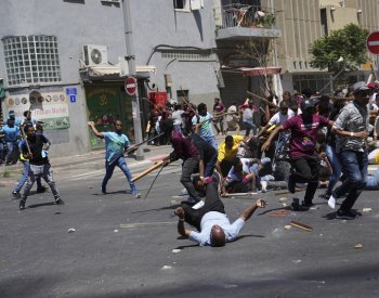 V Tel Avivu se střetly skupiny migrantů z Eritreje, útočí i na policisty