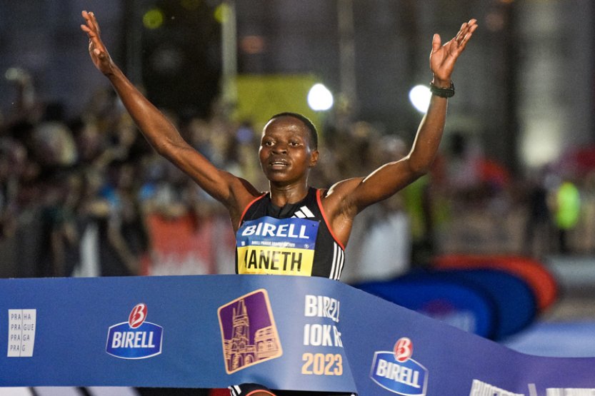 Běžeckou Grand Prix v Praze vyhráli Worku a Chepngetichová