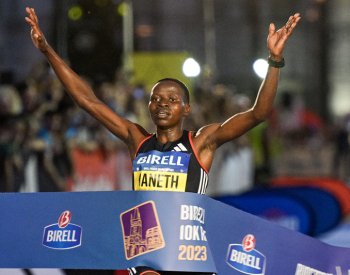 Běžeckou Grand Prix v Praze vyhráli Worku a Chepngetichová