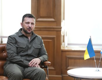 Zelenskyj řekl, že se s Macronem dohodl na výcviku pilotů ve Francii