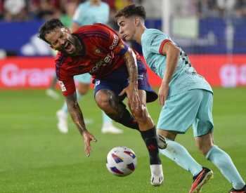 Barcelona udolala Pamplonu, z penalty rozhodl Lewandowski