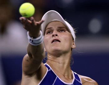 Vondroušová se utká o čtvrtfinále US Open na kurtu Louise Armstronga