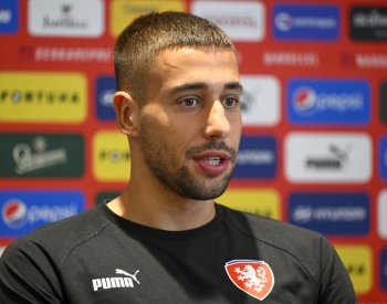 Lingr teď o Feyenoordu ani nesnil, když dorazil, koukal s otevřenou pusou